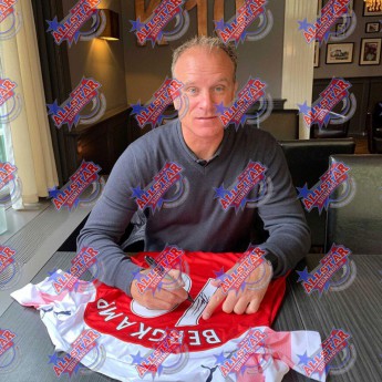 Legendy zarámovaný dres Henry, Bergkamp, Pires and Vieira 2018-19 Signed Shirt (Quad Framed)