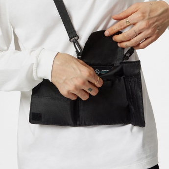 Mercedes AMG Petronas taštička Travel Pouch Black F1 Team 2023