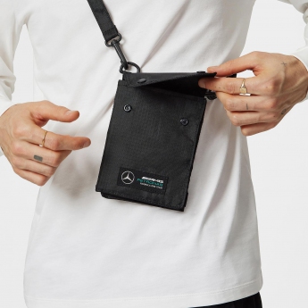 Mercedes AMG Petronas taštička Travel Pouch Black F1 Team 2023