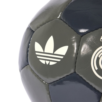 Real Madrid fotbalový míč Club away