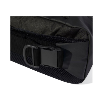 Mercedes AMG Petronas taštička Sling F1 Team 2025