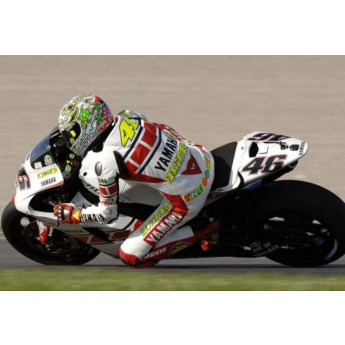Modely aut a motorek model přilby 1:5 Moto GP Valentino Rossi Valencia 2005