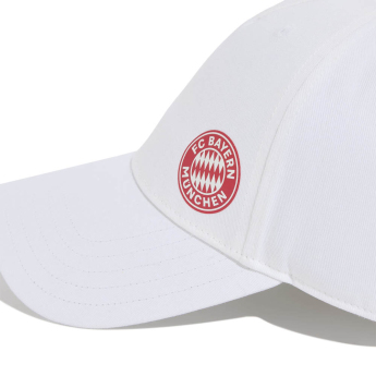 Bayern Mnichov čepice baseballová kšiltovka Essentials white