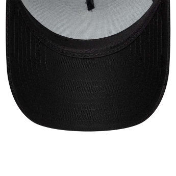 FC Liverpool čepice baseballová kšiltovka 9forty Trucker Iridescent