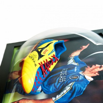 Legendy zarámované kopačky FC Chelsea Zola Signed Boot (Framed)